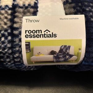 Room Essentials Navy and White Throw Blanket